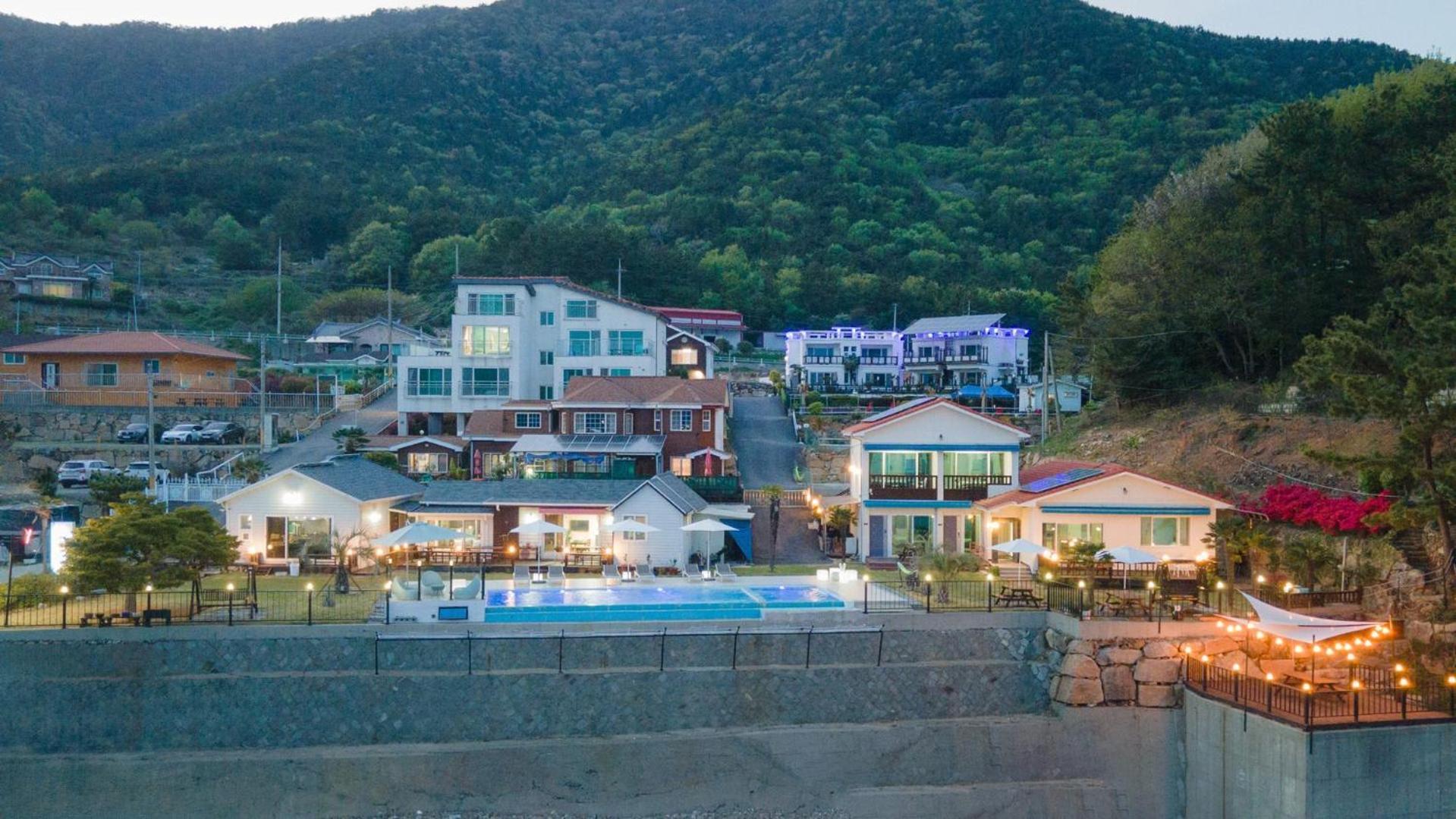 Namhae Sea Stay N Pet Pension Esterno foto